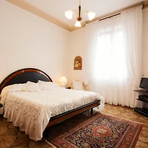  Habitación en casa particular Cavour, Nearby Cinqueterre